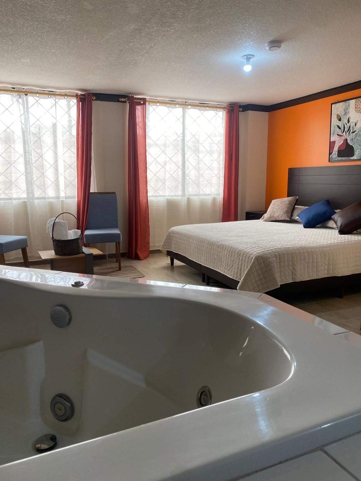 Hostal Guayllabamba Quito Exterior foto